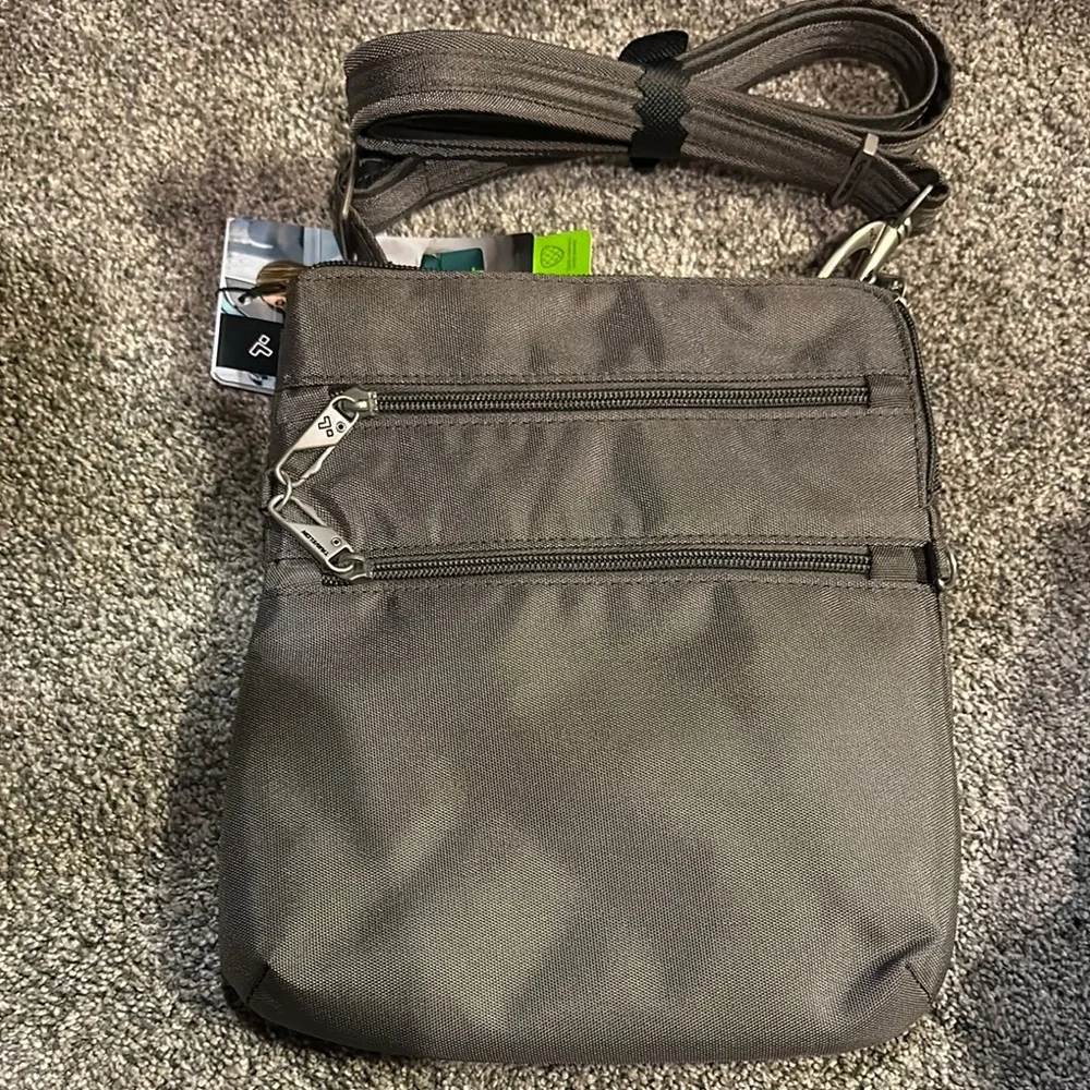 Travelon Anti Theft Bag New with Tag - Picture 1 of 12